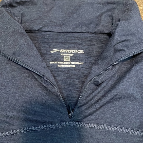 Brooks running jacket - Picture 2 of 5